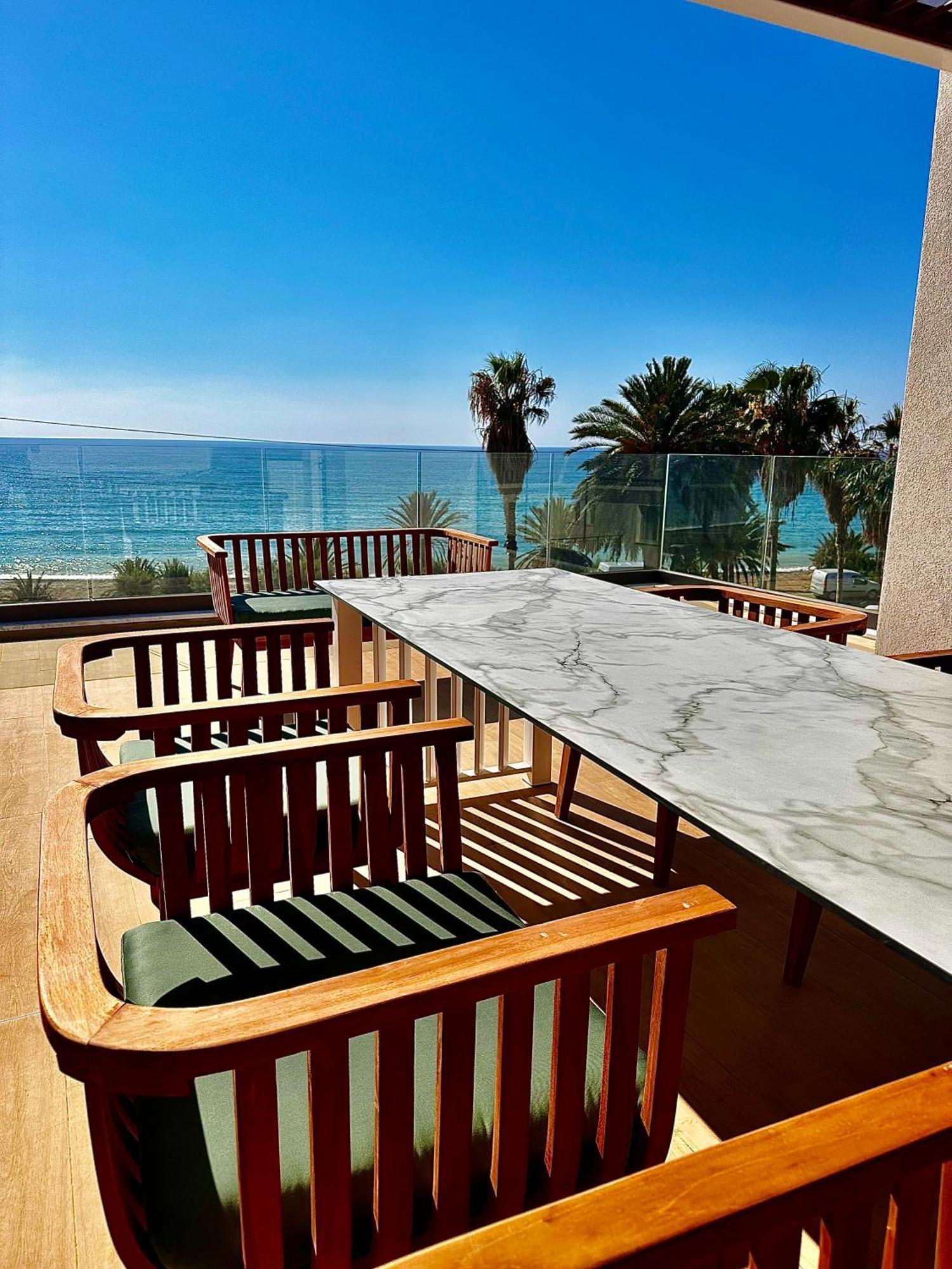 Santa Barbara Seafront Villas W Jacuzzi Pool Paphos Exteriér fotografie
