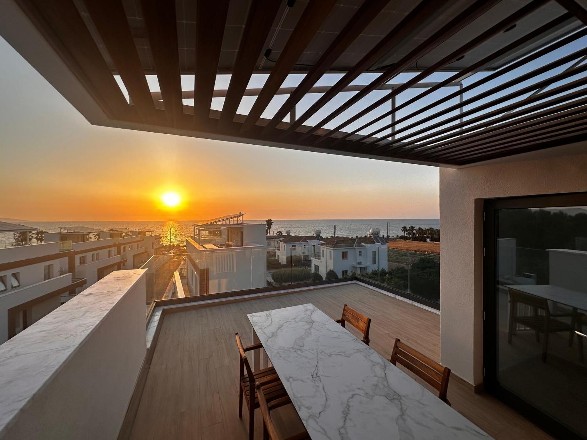 Santa Barbara Seafront Villas W Jacuzzi Pool Paphos Exteriér fotografie