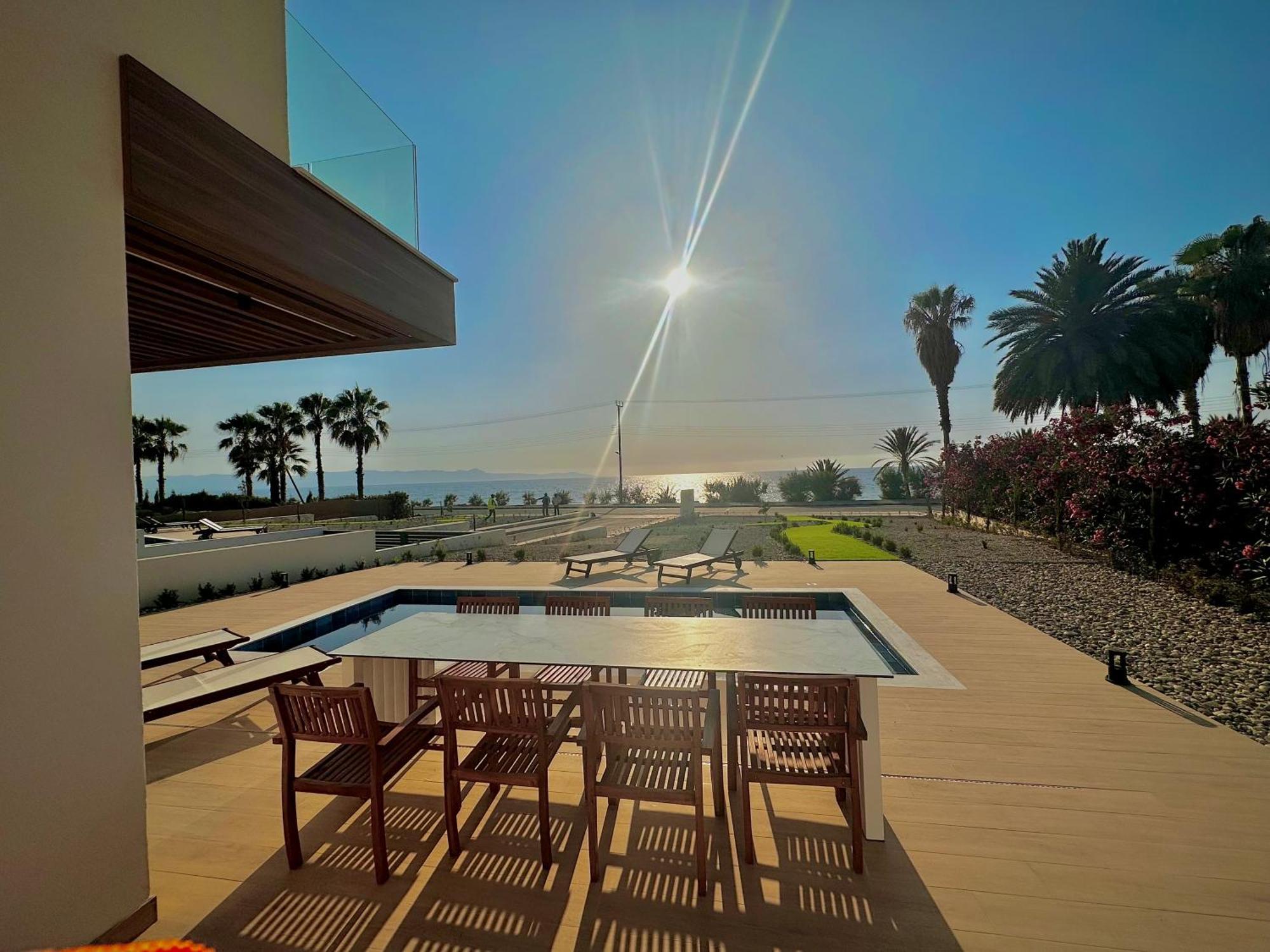 Santa Barbara Seafront Villas W Jacuzzi Pool Paphos Exteriér fotografie