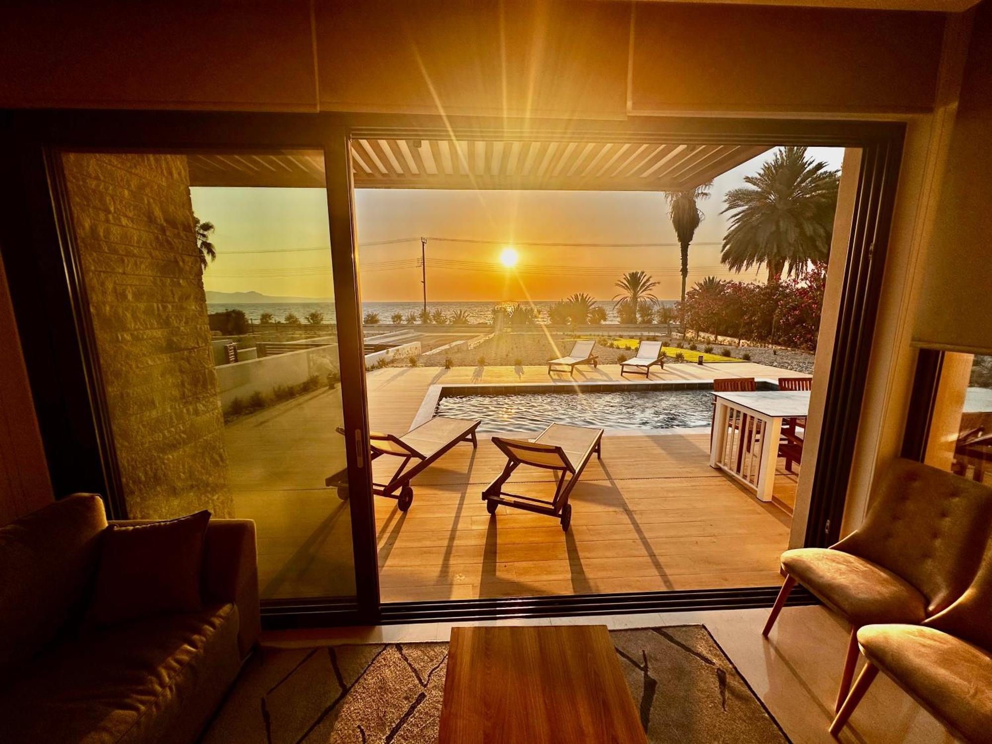 Santa Barbara Seafront Villas W Jacuzzi Pool Paphos Exteriér fotografie